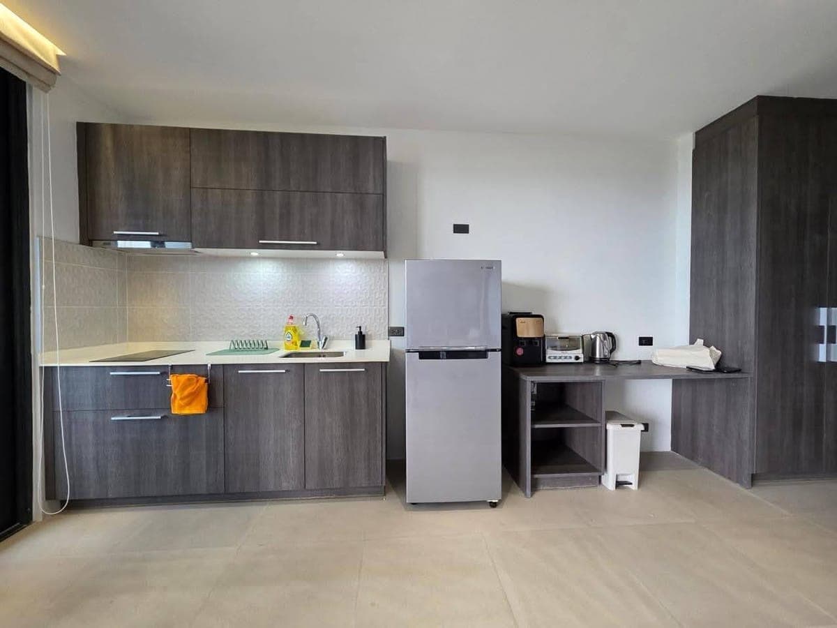 For Rent: The Reef Large 1 bedroom corner unit - photo 3