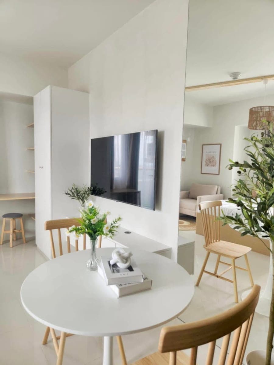 CONDO UNIT FOR RENT - photo 2