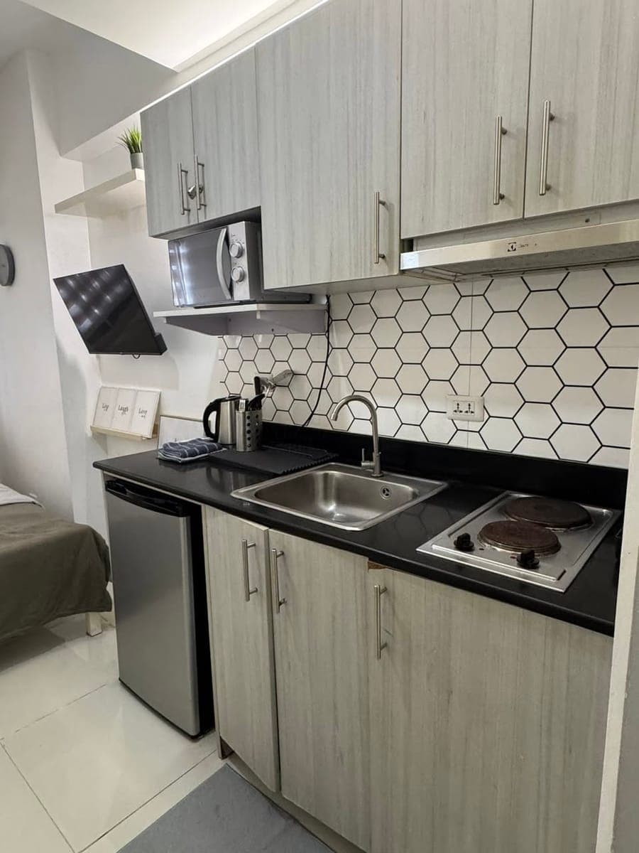 Fully Furnished Studio Condo Unit For Rent - Unit 5111 (51st Floor) Green Residences - photo 3