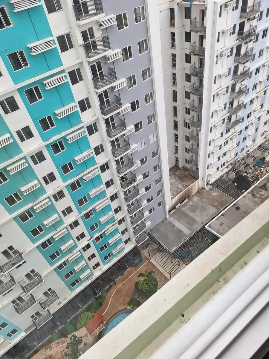 BARE STUDIO UNIT FOR RENT* - photo 3