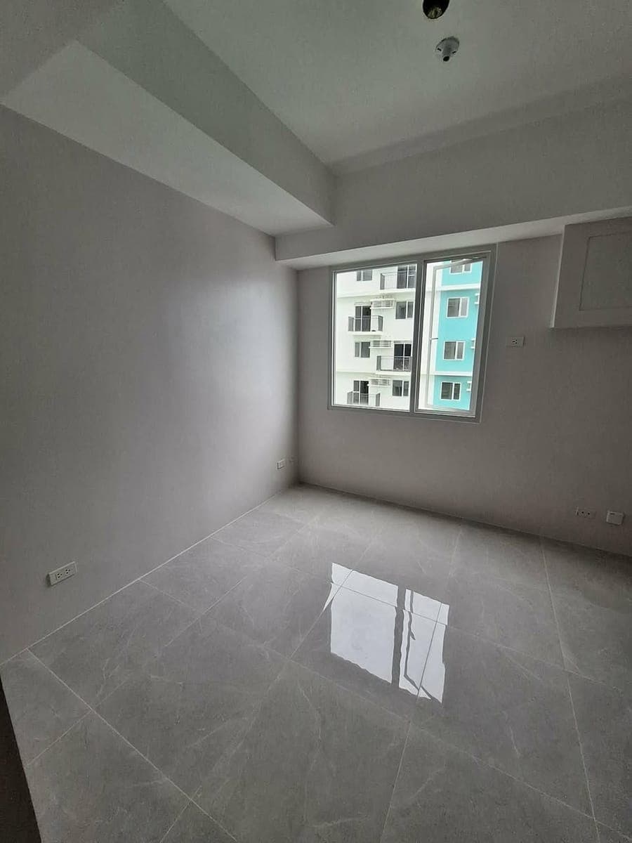 BARE STUDIO UNIT FOR RENT* - photo 4