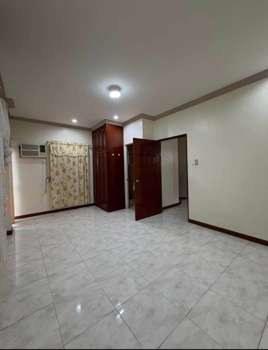 Duplex House For Rent Banilad Cebu City - photo 4