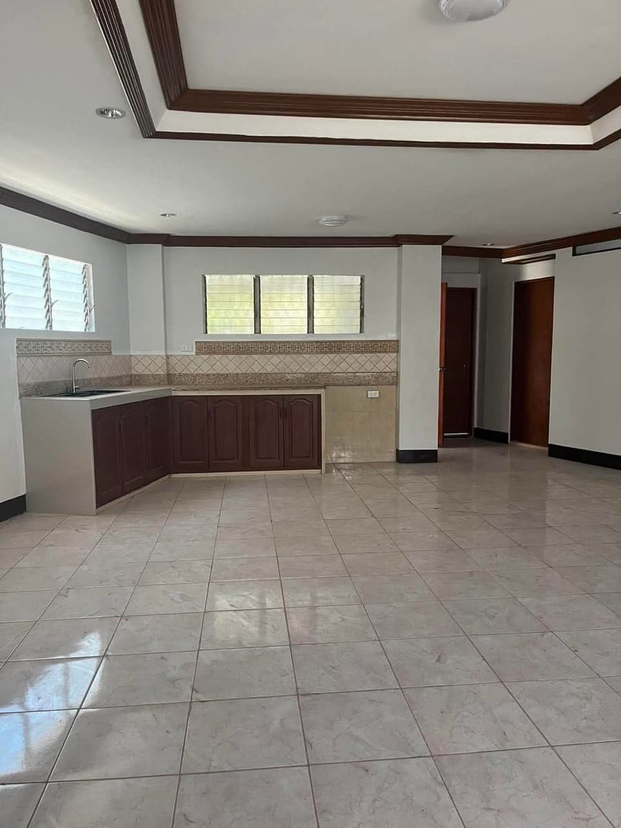 🏡 𝐇𝐎𝐔𝐒𝐄 𝐅𝐎𝐑 𝐑𝐄𝐍𝐓 𝐈𝐍 𝐁𝐀𝐍𝐀𝐖𝐀, 𝐂𝐄𝐁𝐔 𝐂𝐈𝐓𝐘 🏡 - photo 1
