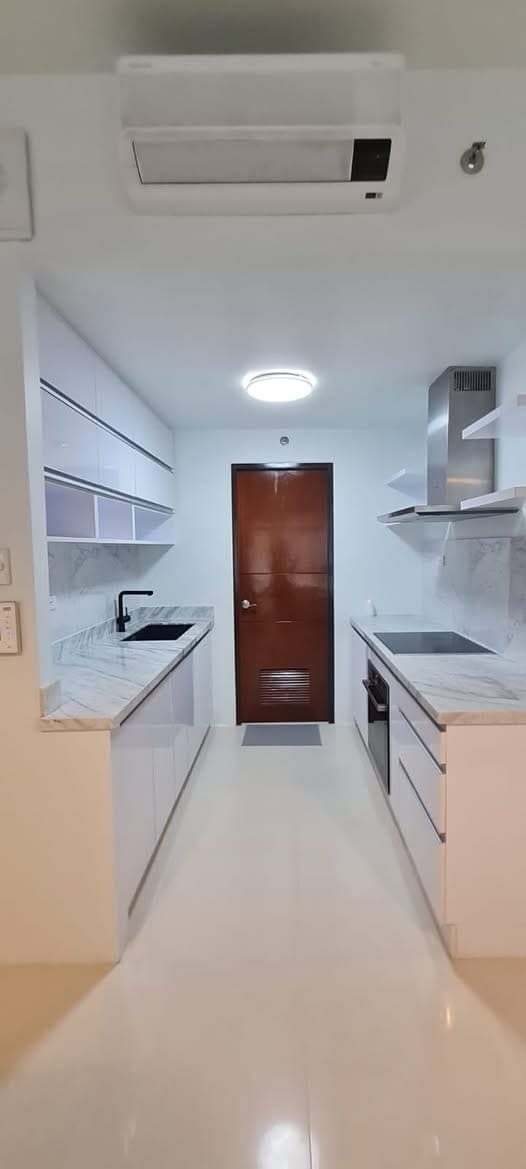 **FOR SALE OR LEASE — One Uptown Residence, BGC** - photo 2