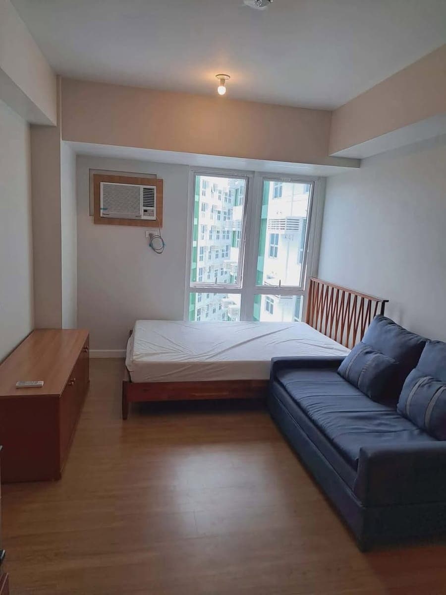 3 units available - photo 2