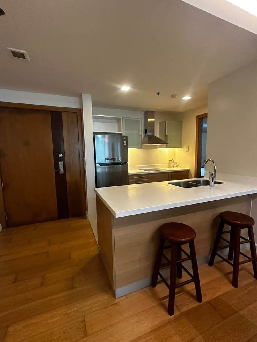 **FOR LEASE – PARK TERRACES** - photo 1