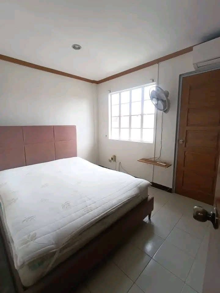 Newly renovated duplex house for rent! - photo 1