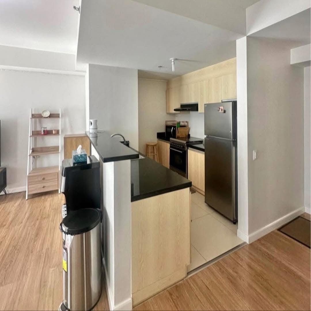 FOR RENT – 2-Bedroom Corner Unit with Balcony - photo 2