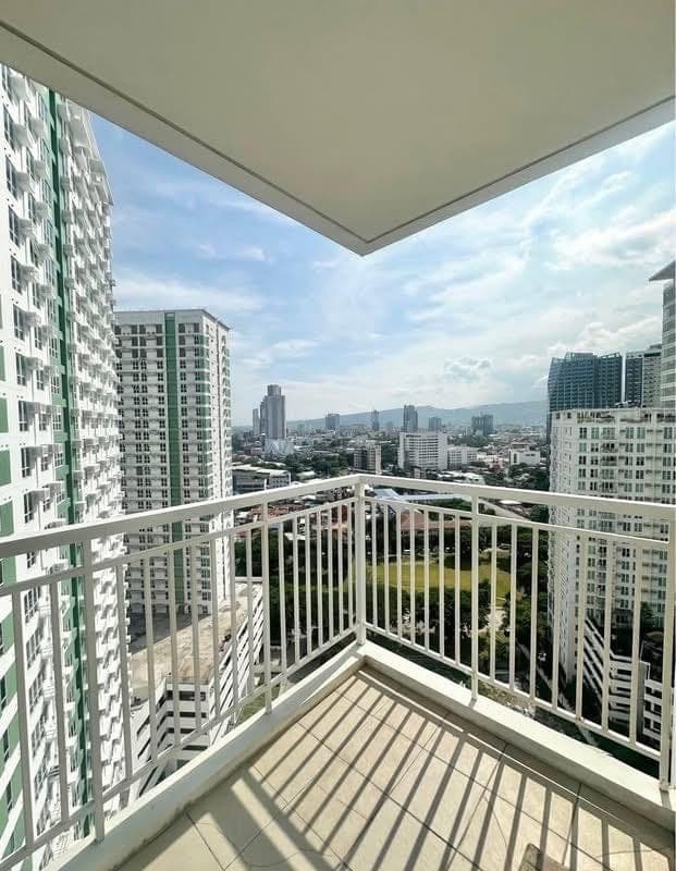 FOR RENT – 2-Bedroom Corner Unit with Balcony - photo 5
