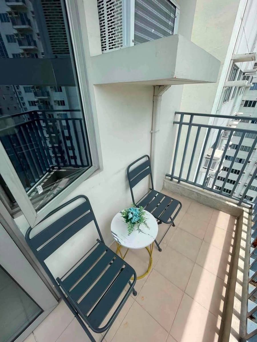 Corner unit 1 bedroom w/ Balcony FOR RENT - photo 5