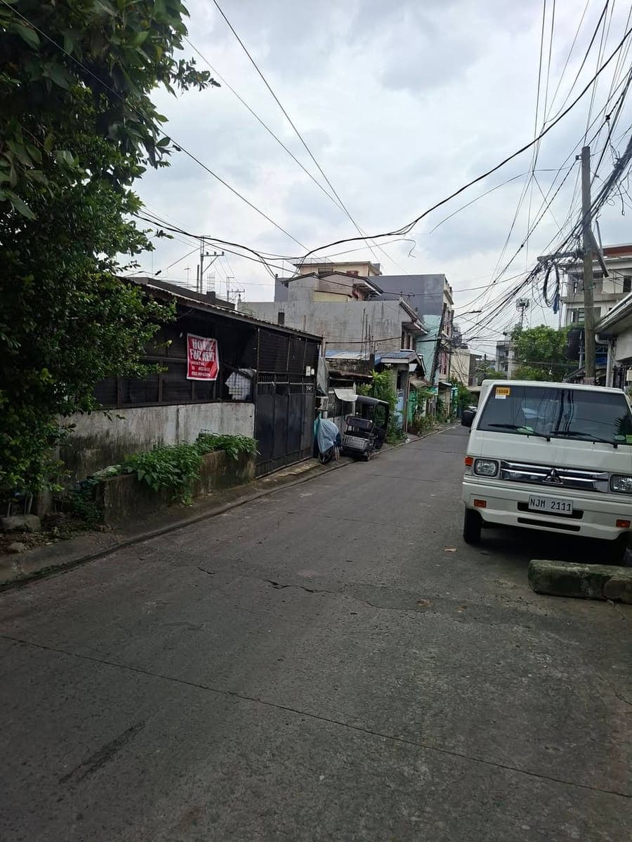 House for rent. Pm lng po. C5 waterfun. May garahe - photo 2