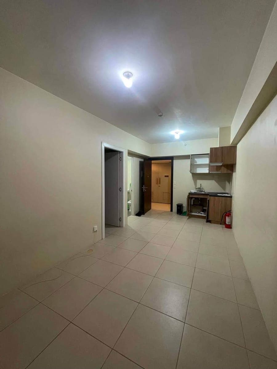 🏙️ CONDO FOR RENT - photo 1