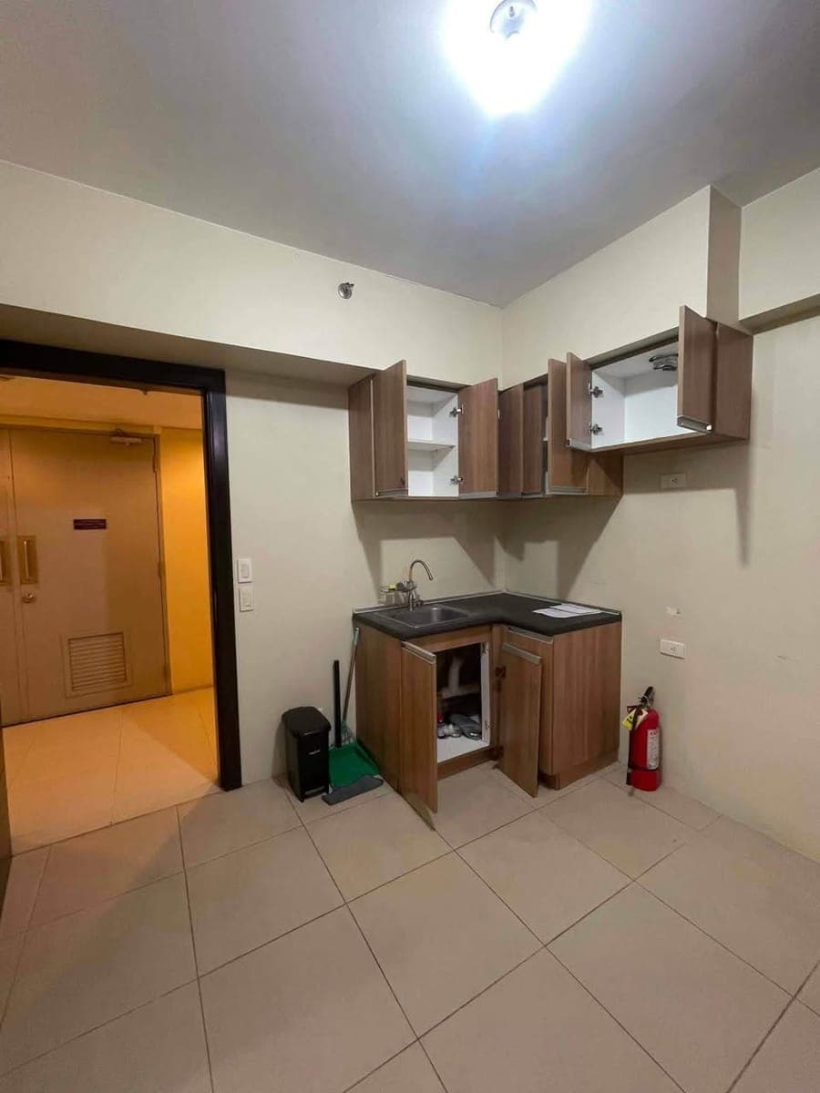 🏙️ CONDO FOR RENT - photo 3