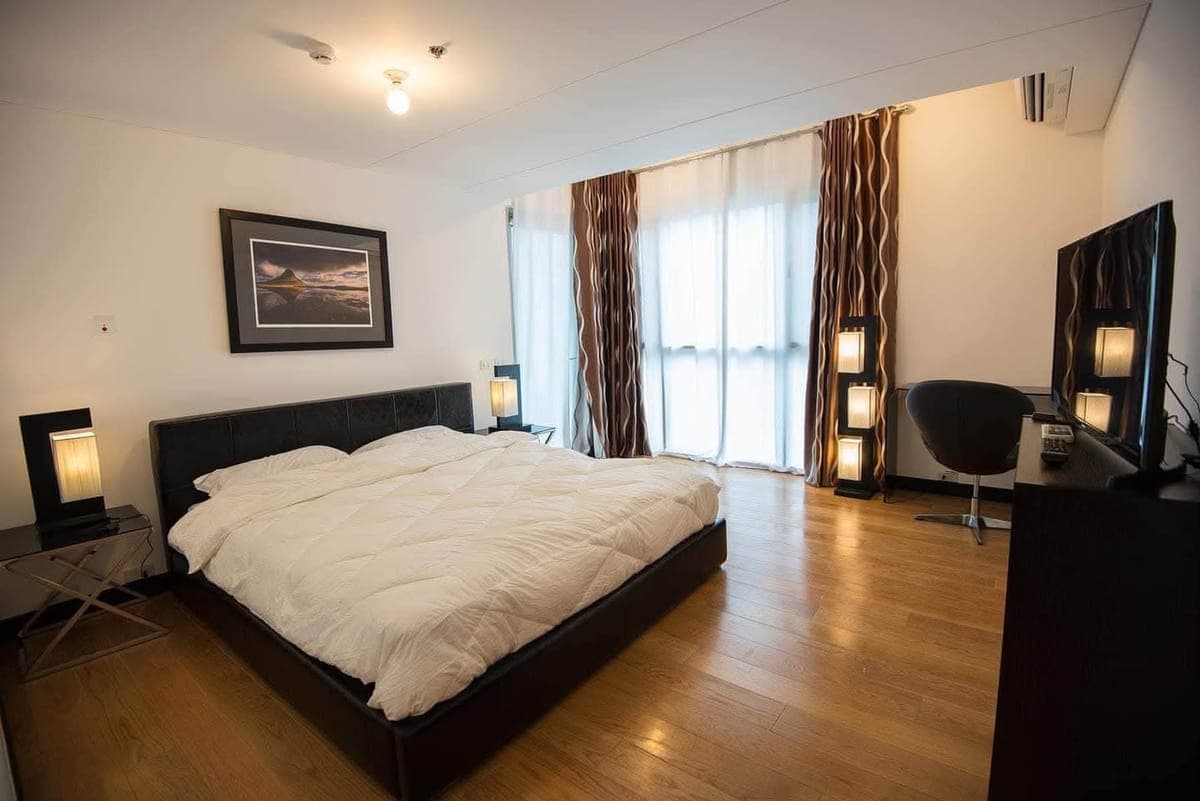 FOR RENT: One Serendra West Tower 2BR Condo, BGC Taguig - photo 2