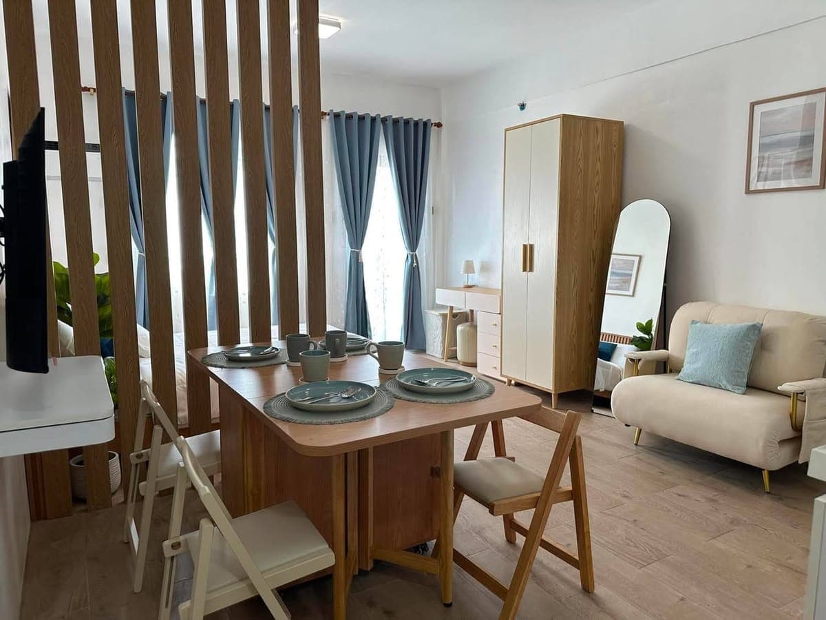 🏙️ 1BR Unit with Balcony for Rent - photo 2
