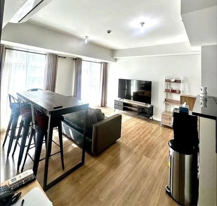 FOR RENT – 2-Bedroom Corner Unit with Balcony - photo 1