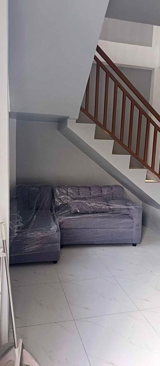 2- story house for rent - photo 1