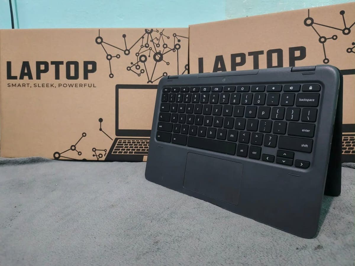 4500 ORIGINAL LAPTOP TOUCHSCREEN FOLDABLE WALANG ISSUE MAKINIS PEDE PUNTAHAN - photo 3