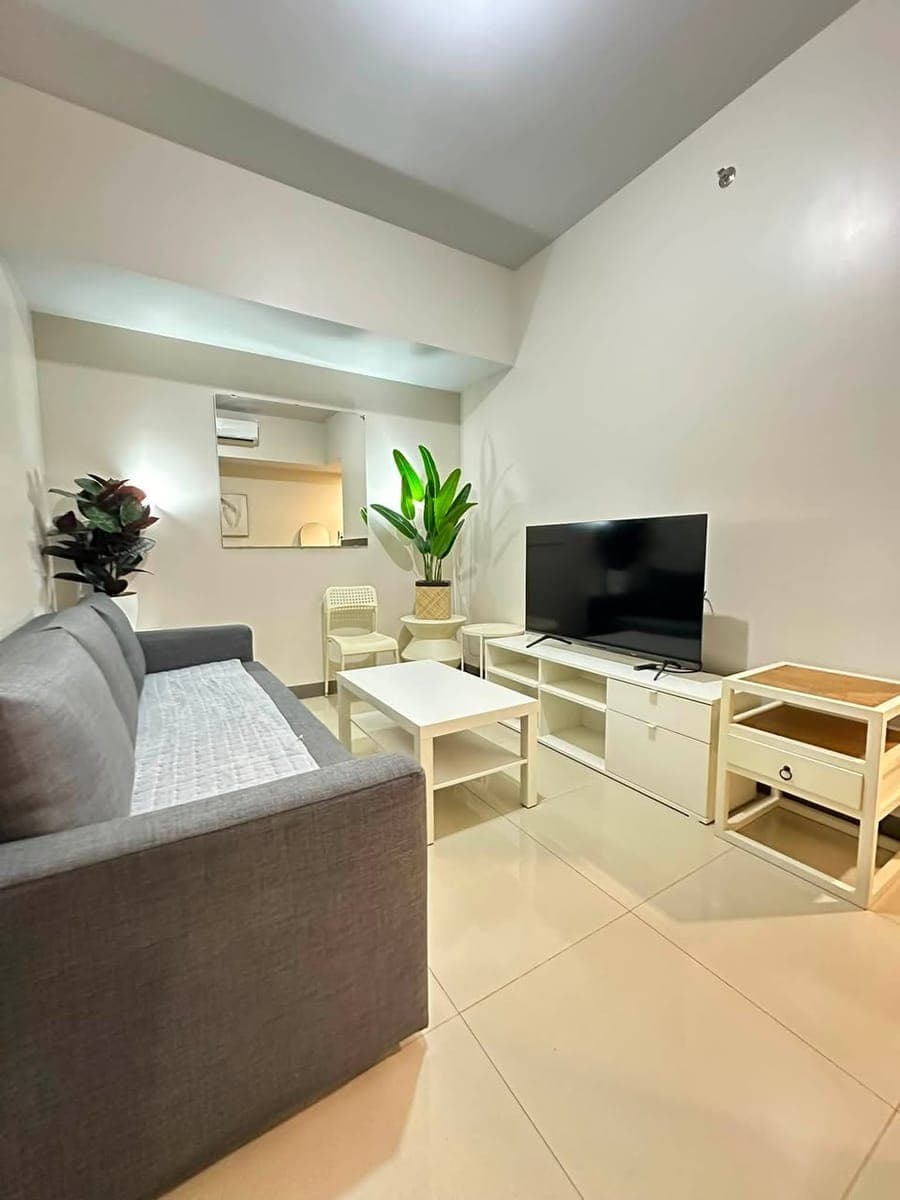 FOR LEASE - photo 1