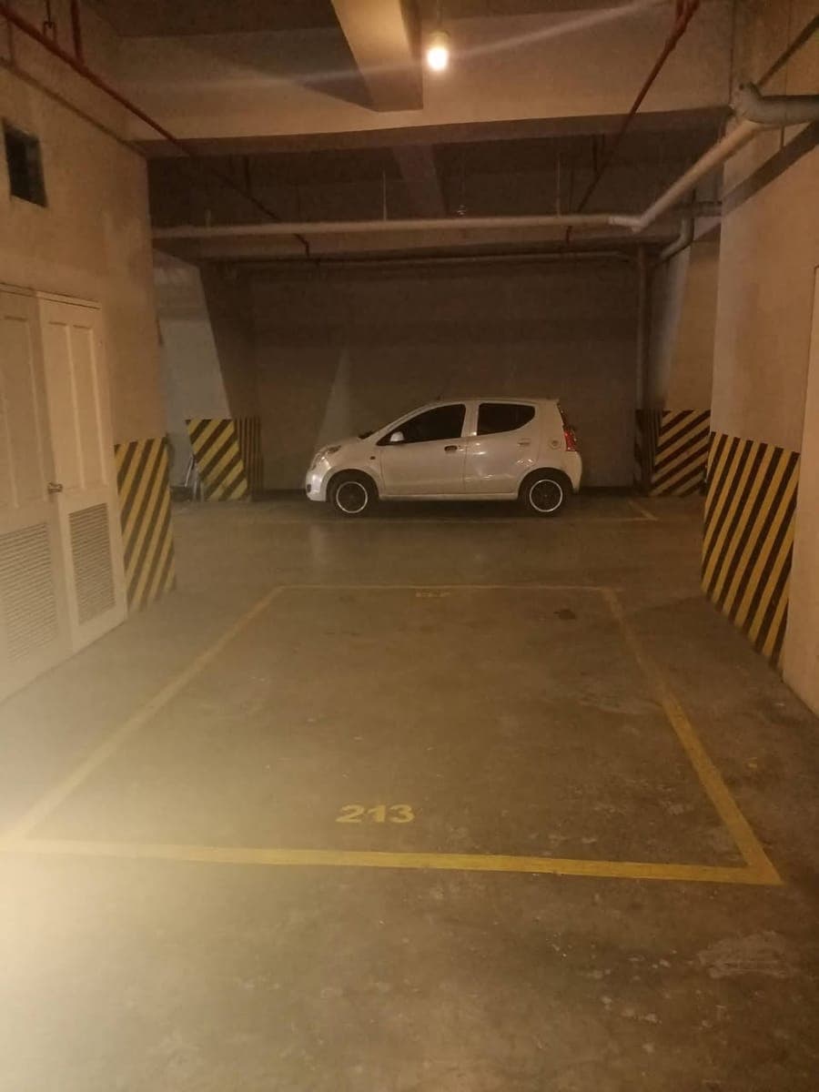 SALE OR RENT RESIDENTIAL CONDO W/ OWN INDOOR PARKING, IN LAHUG,CEBU CITY! - photo 3
