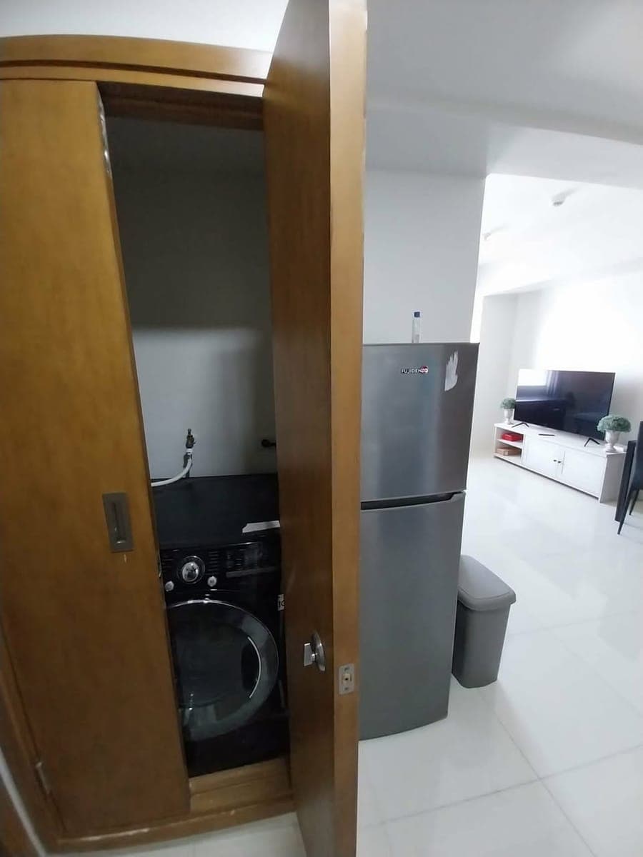 ✨ 1 Bedroom with Balcony furnished for only ₱35,000/mo only including condo dues  @ TAFT EAST GATE w... - photo 3