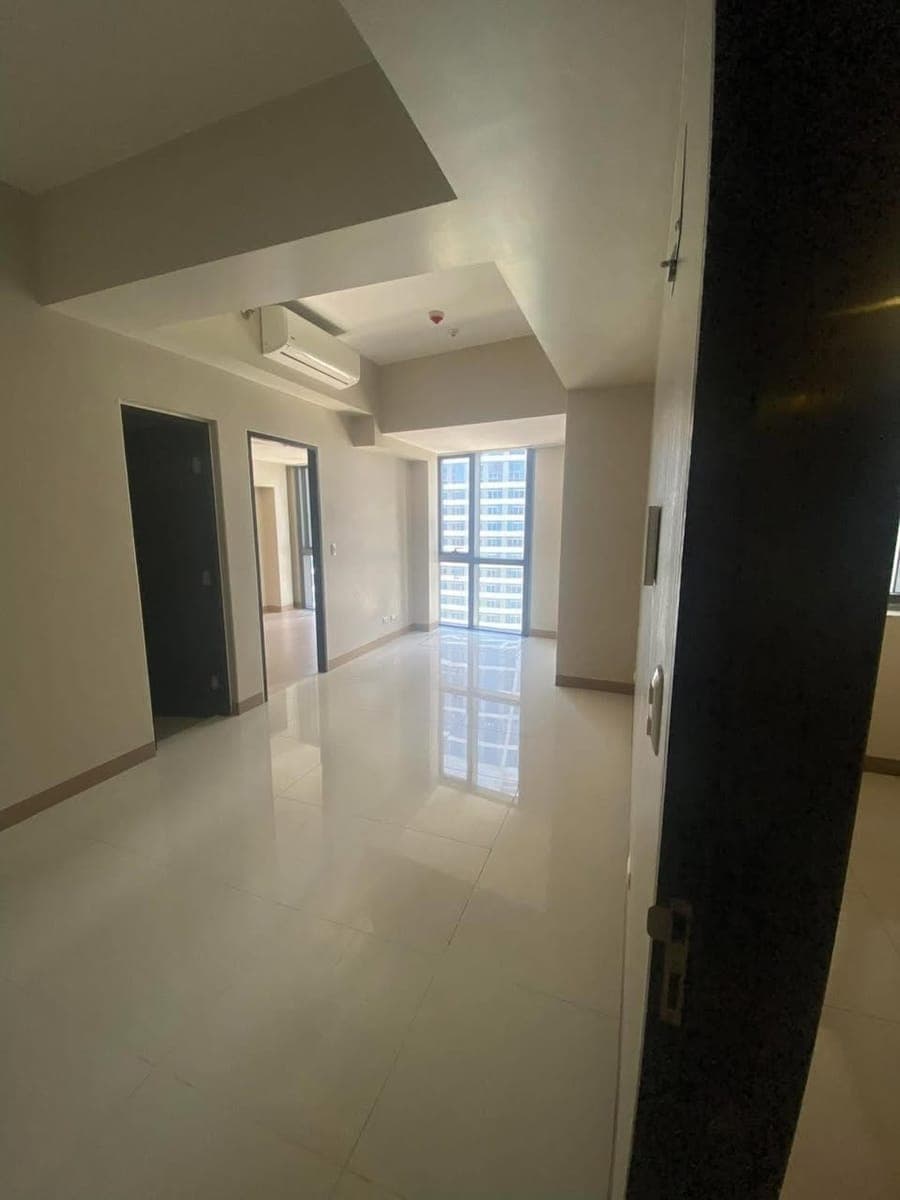 **FOR RENT: 1-Bedroom Condo at One Eastwood Avenue, Eastwood City, QC** 🏙️ - photo 1