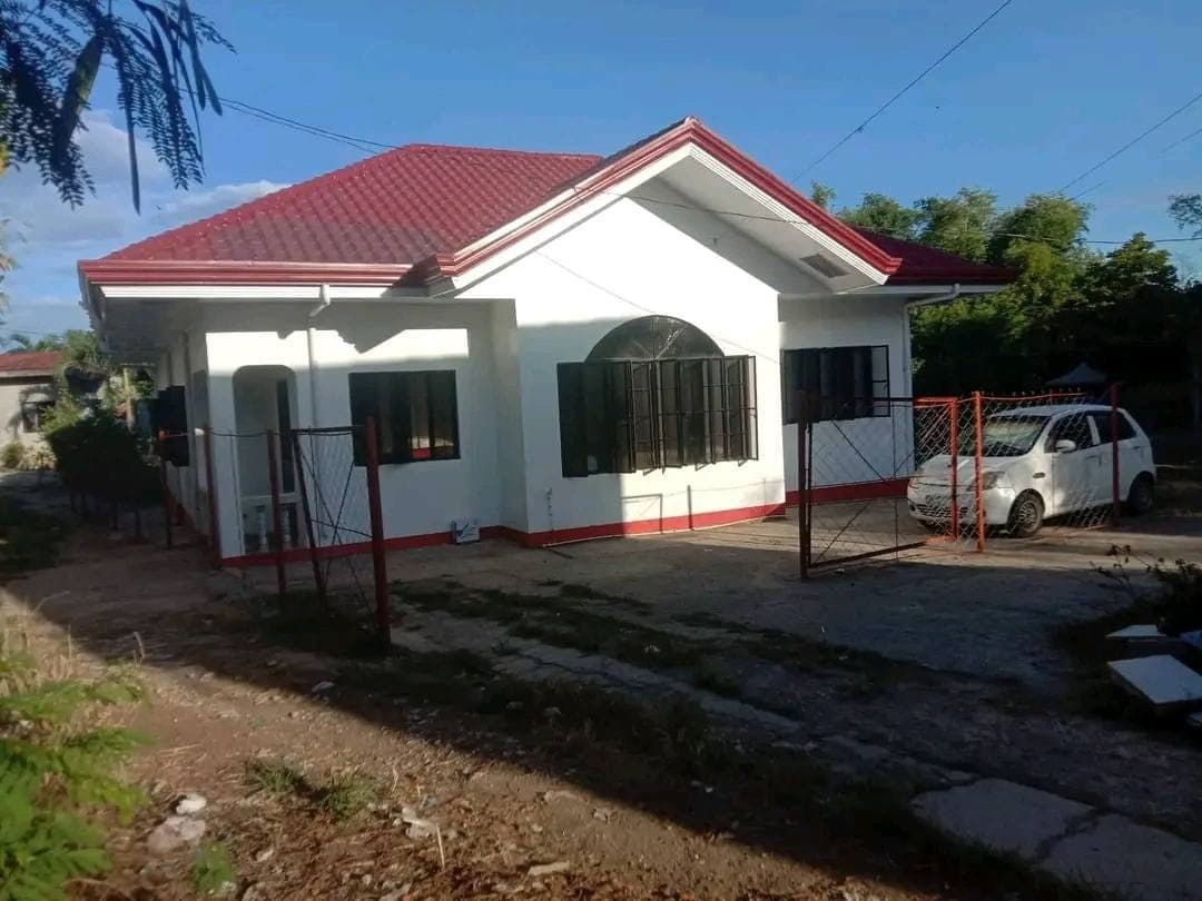 🏠Spacious Bungalow House for rent -Nangka Consolacion for long term rent only - photo 1