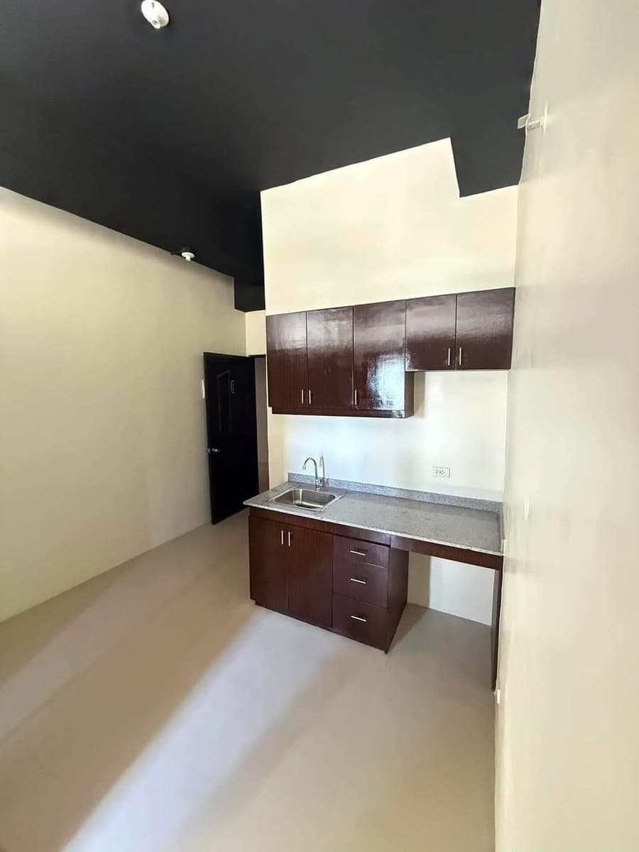 CONDO UNIT CEBU CITY - photo 1