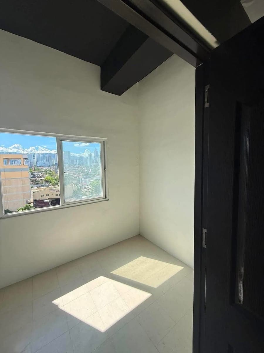 CONDO UNIT CEBU CITY - photo 3