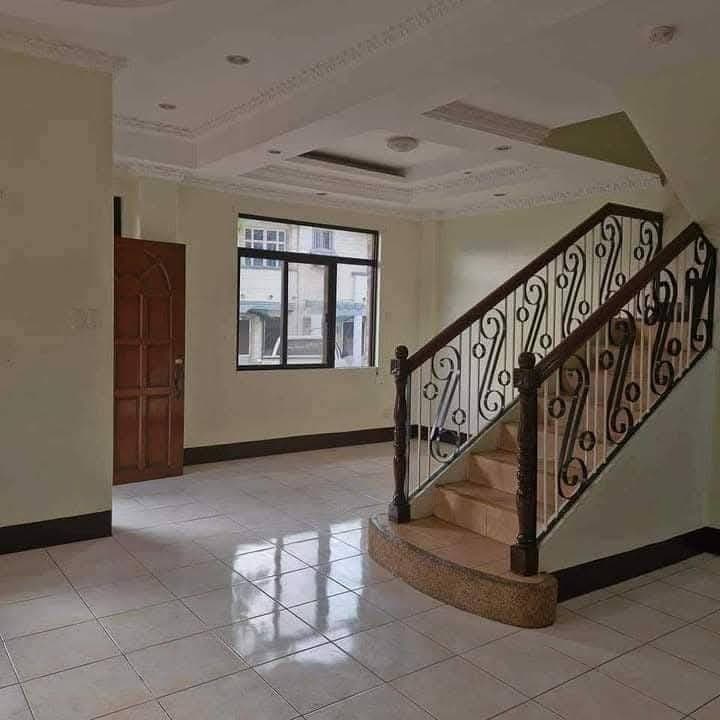 FOR RENT - Unfurnished Townhouse with 2 Bedrooms! - photo 1