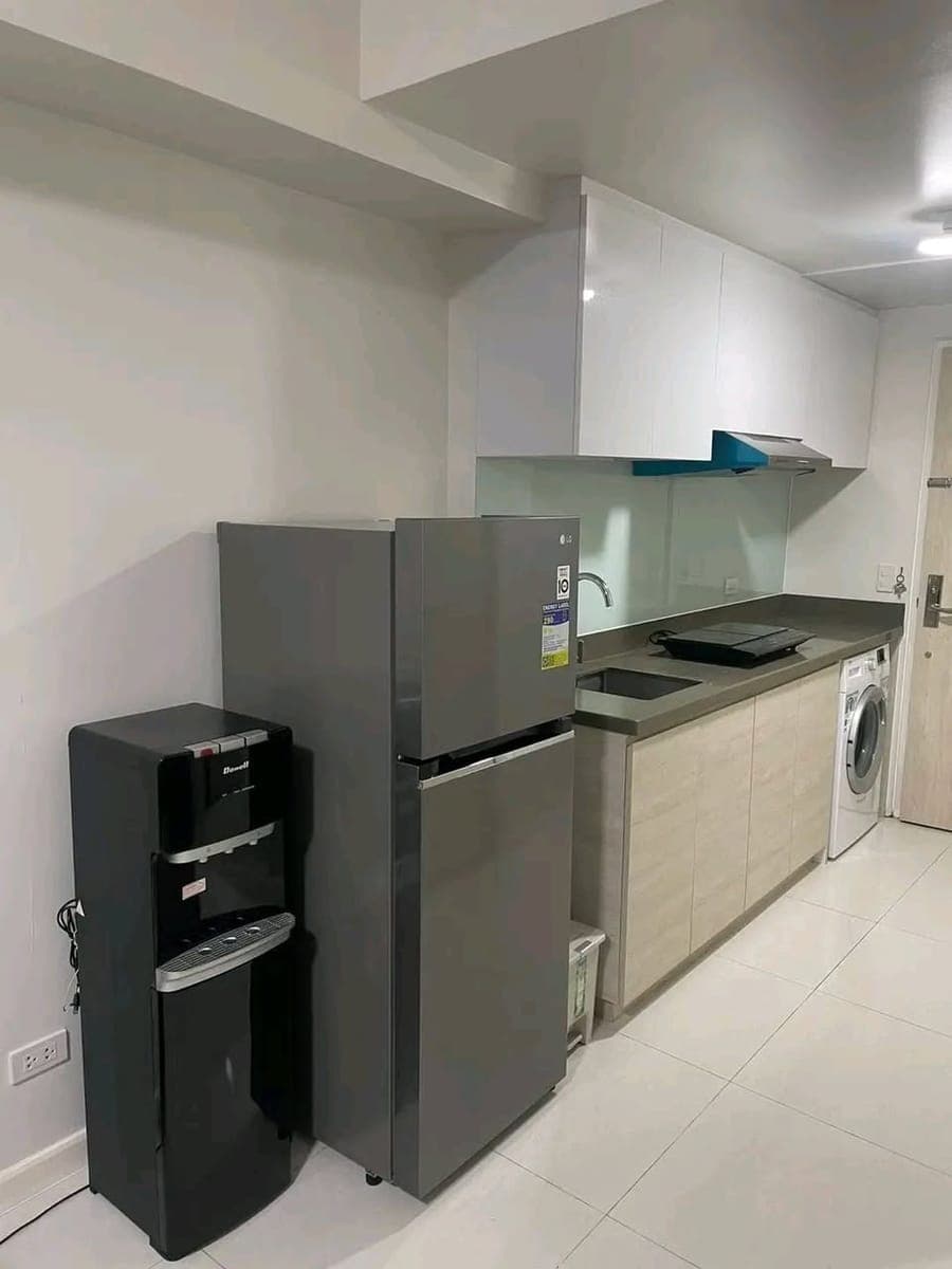 𝗙𝗢𝗥 𝗥𝗘𝗡𝗧 30k/month 𝗙𝘂𝗹𝗹𝘆-𝗙𝘂𝗿𝗻𝗶𝘀𝗵𝗲𝗱 𝗦𝘁𝘂𝗱𝗶𝗼-𝘁𝘆𝗽𝗲 Condo unit 𝗶𝗻 𝗠𝗮𝗻... - photo 2