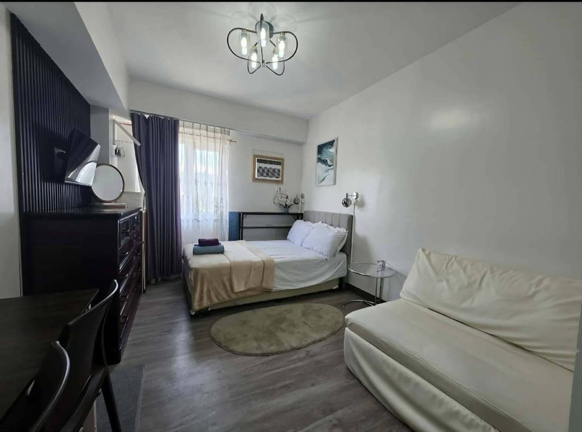 RPH-PL10535- FOR RENT – SYMFONI BOSSA TOWER 2,8th floor Nichols Heights, Guadalupe Cebu City - photo 1