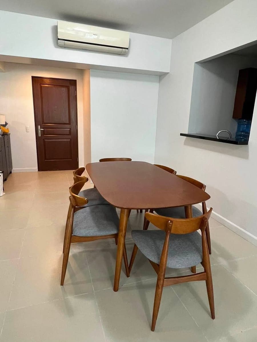 **3BR Fully Furnished Unit in The Red Oak Tower at Two Serendra** - photo 2