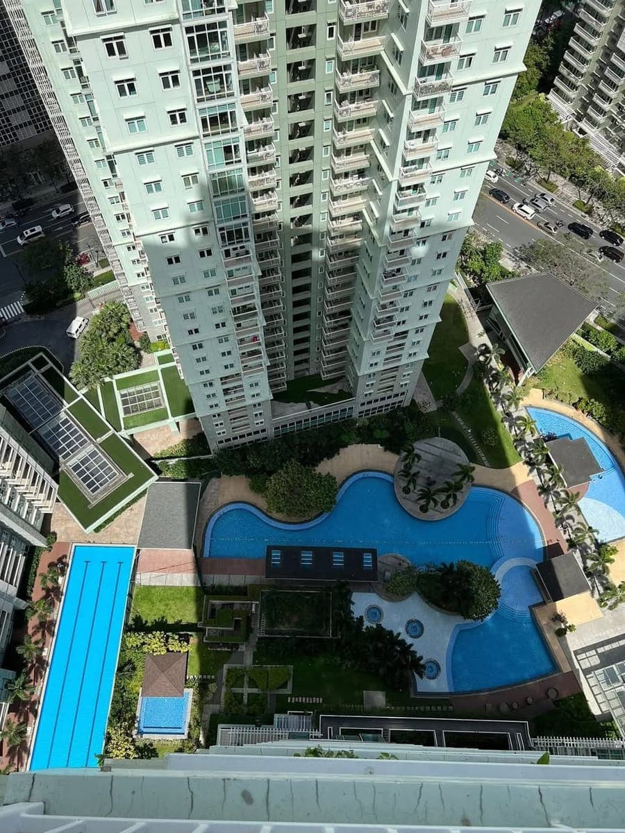 **3BR Fully Furnished Unit in The Red Oak Tower at Two Serendra** - photo 3