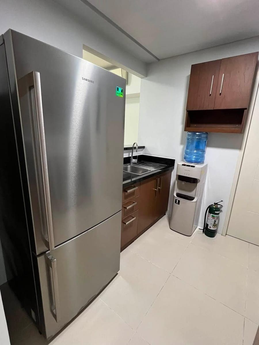 **3BR Fully Furnished Unit in The Red Oak Tower at Two Serendra** - photo 5