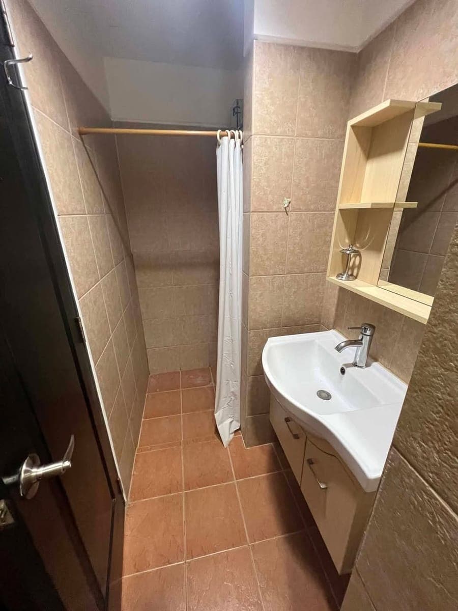 studio for rent - photo 2