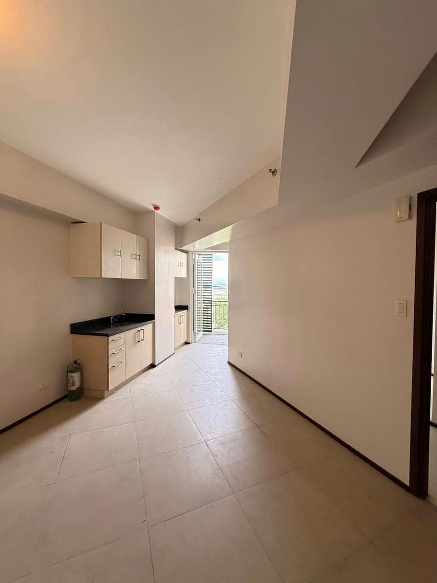 🏷 FOR LEASE - Majorca Residences - photo 2