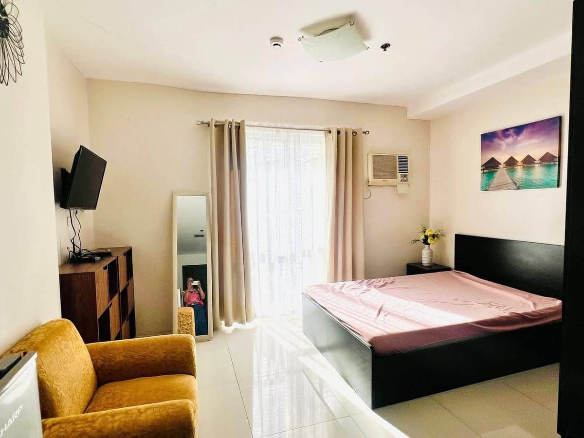 For Rent Furnished Studio Unit (23sqm) with step-up Balcony  in Bamboo Bay Community, Hernan Cortes... - photo 2