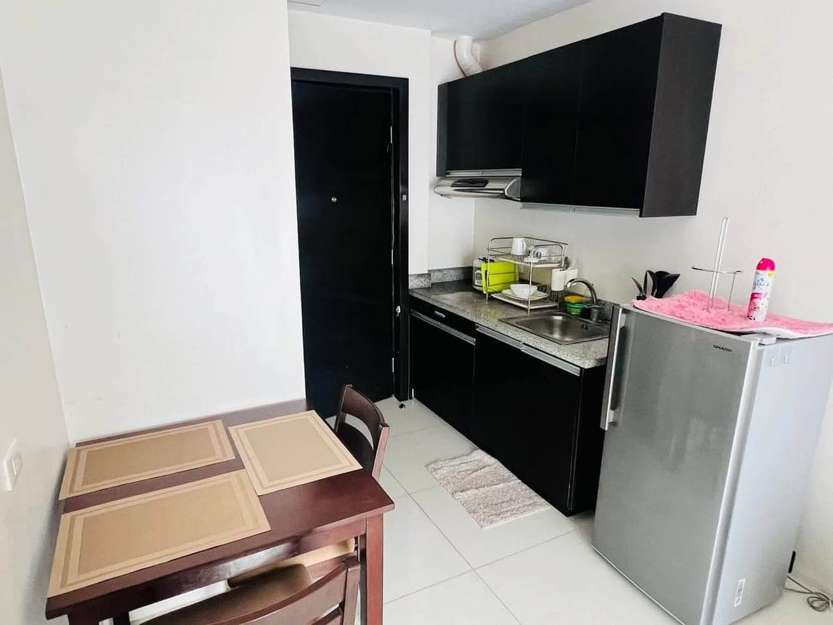 For Rent Furnished Studio Unit (23sqm) with step-up Balcony  in Bamboo Bay Community, Hernan Cortes... - photo 5