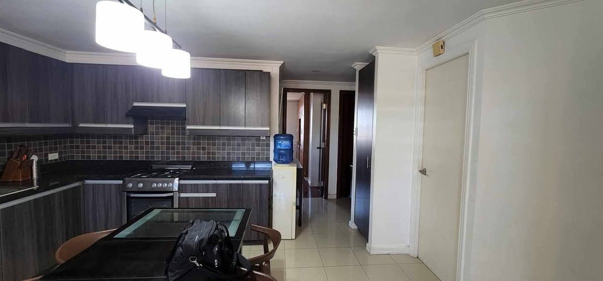 FOR RENT, 2 Bedroom with Parking - photo 1