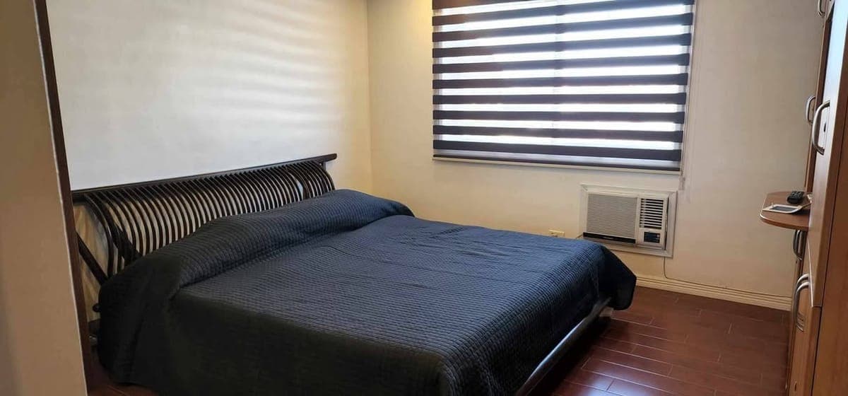 FOR RENT, 2 Bedroom with Parking - photo 5