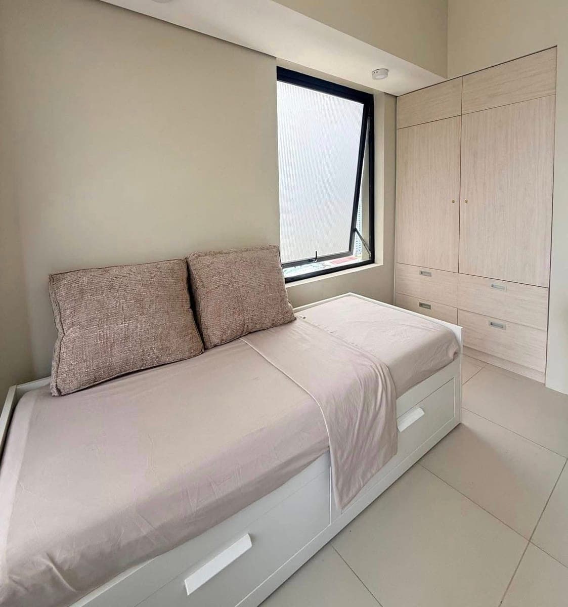FOR RENT‼️Studio Unit with Balcony - photo 4
