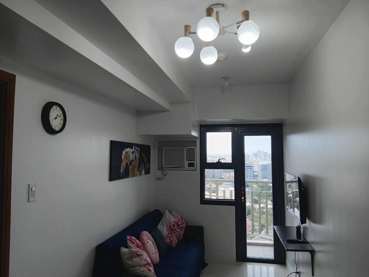 AVAILABLE FOR RENT at Cebu City near Fuente Osmeña Circle - photo 2