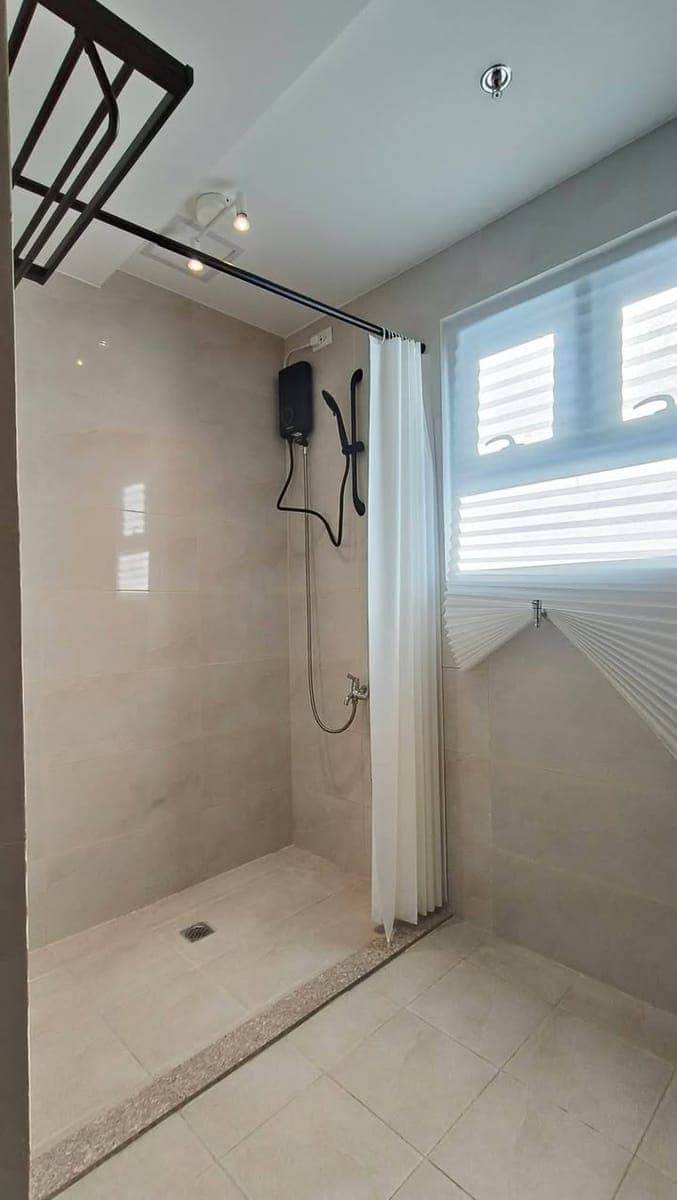 FOR RENT STUDIO UNIT with Balcony - photo 5
