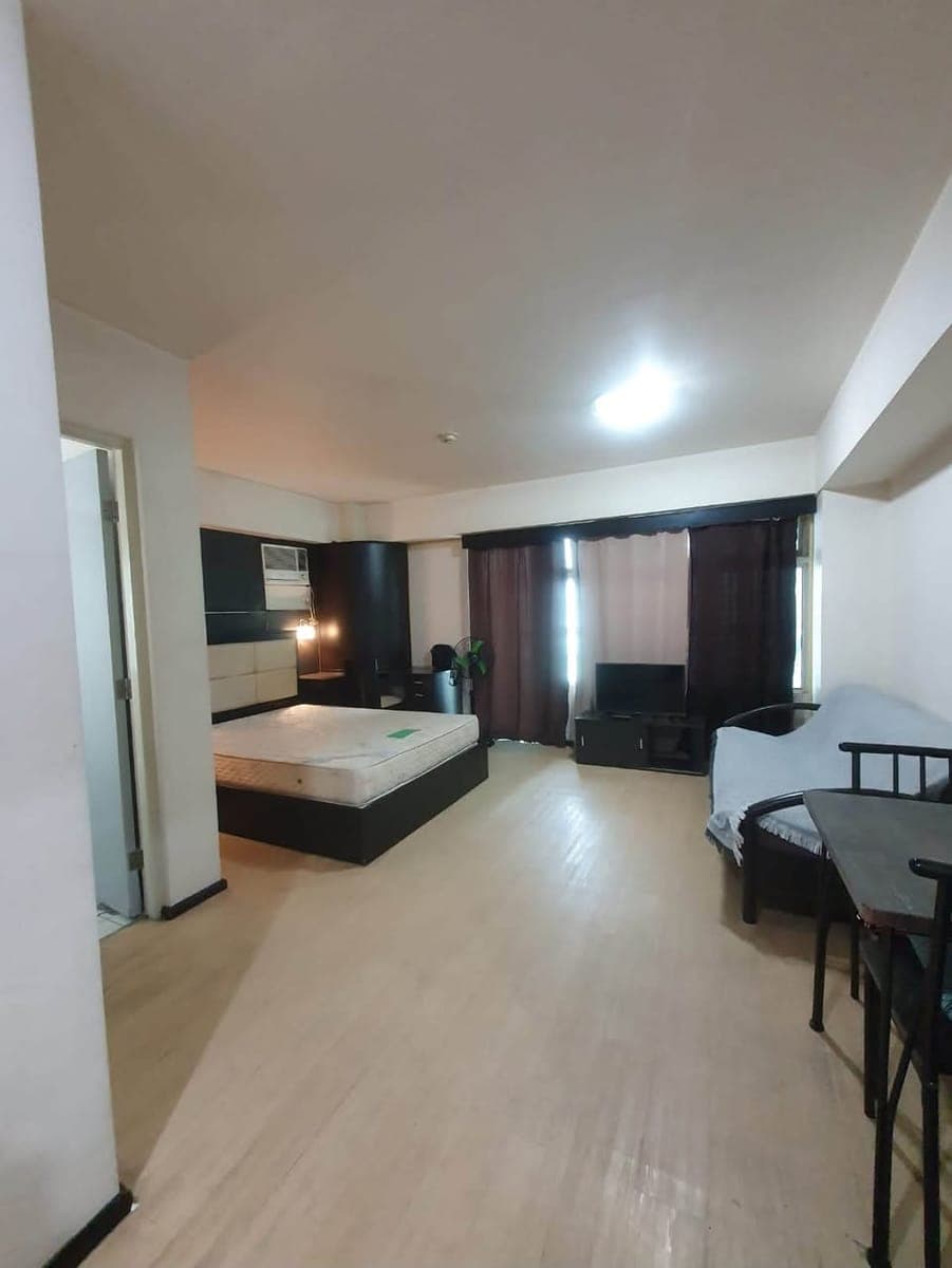 Studio Unit Two Serendra For Rent in BGC high street - photo 3