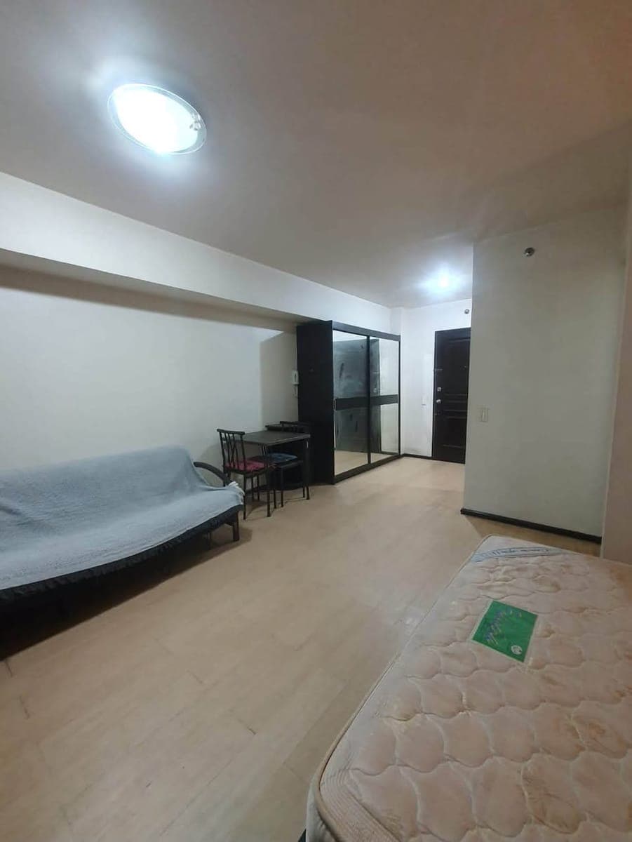 Studio Unit Two Serendra For Rent in BGC high street - photo 4