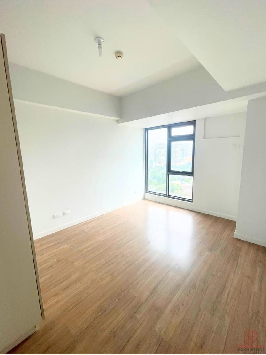 **🏷 FOR LEASE - Solstice Tower 1** - photo 4