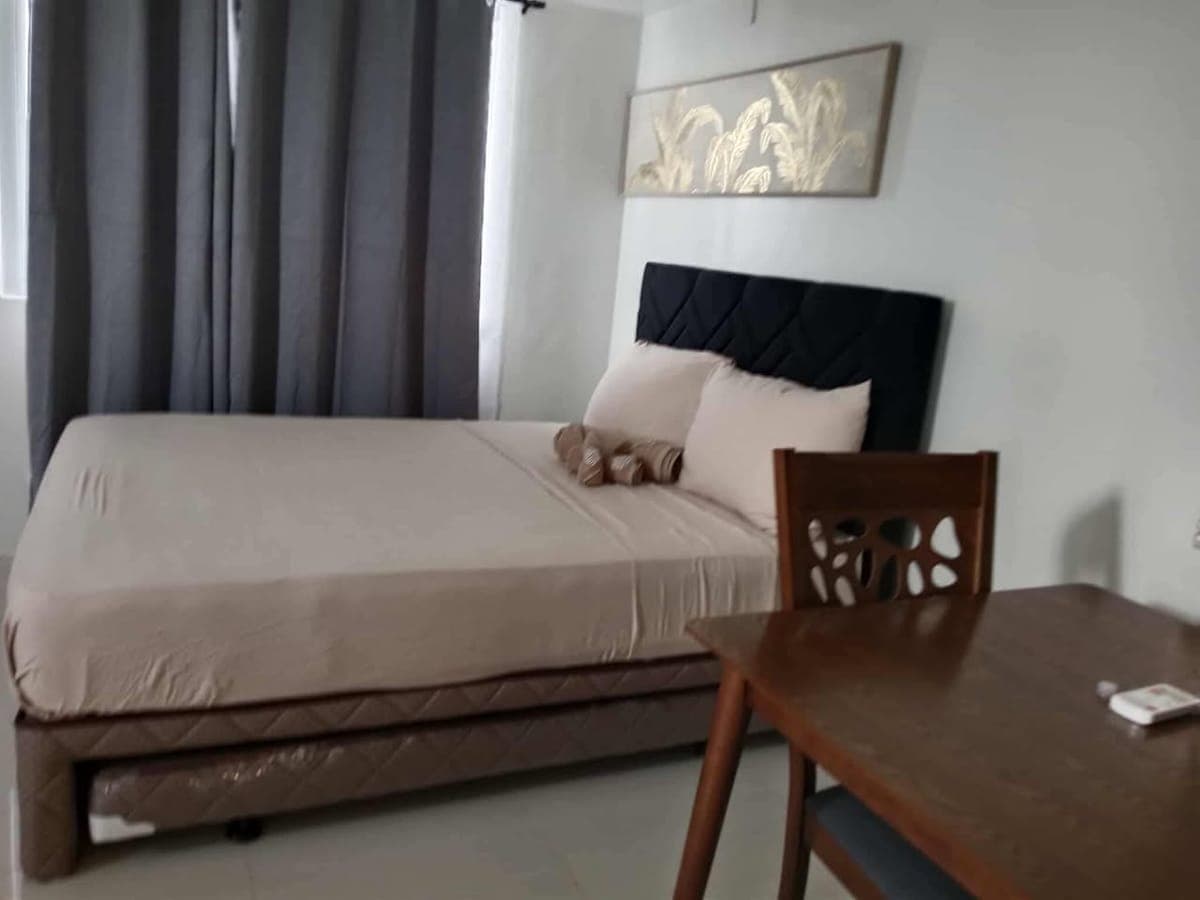 Brand new comer studio unit in Taft East Gate with balcony. - photo 3