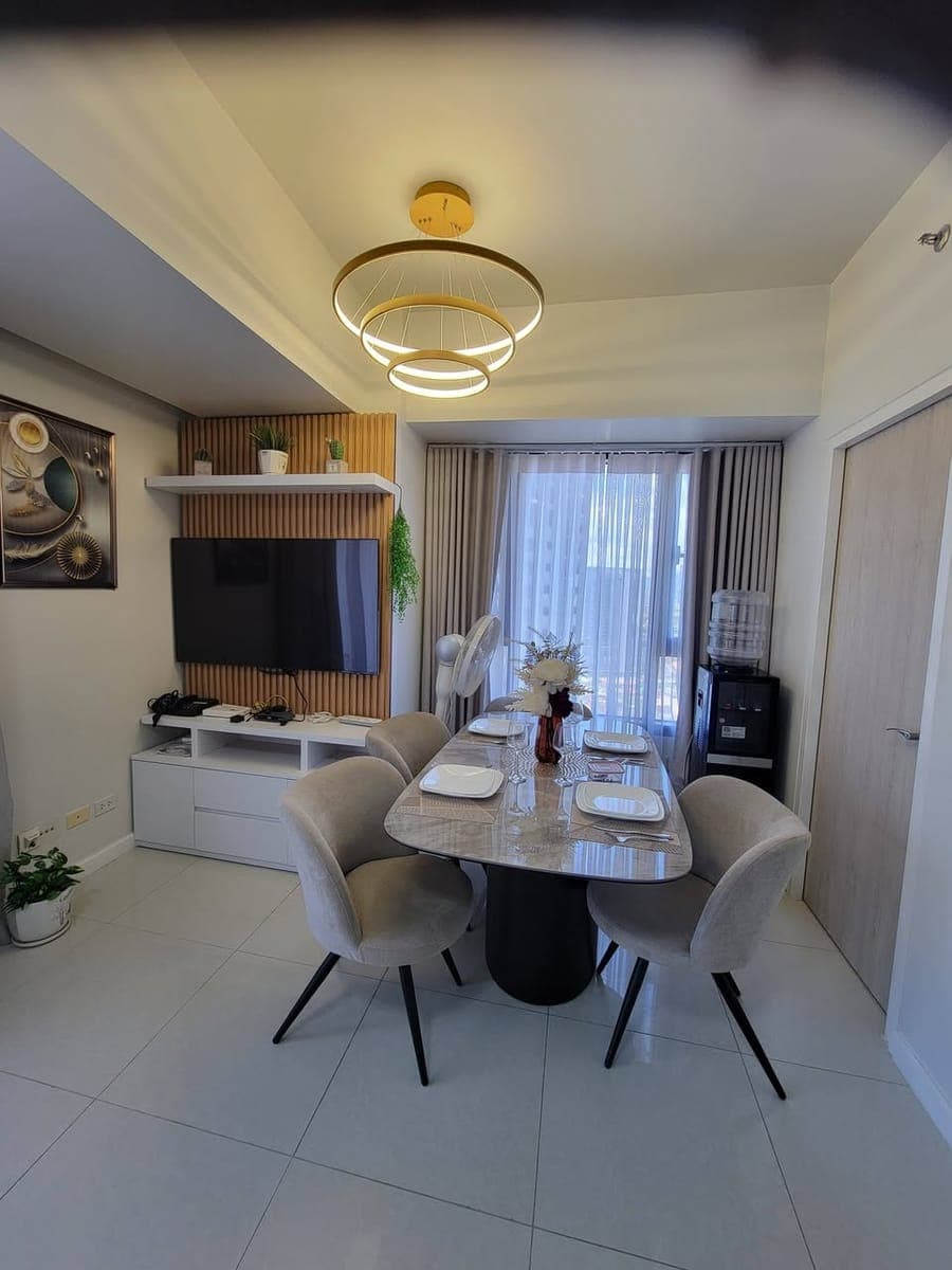 Corner & Elegant Unit Available FOR REnt - photo 2
