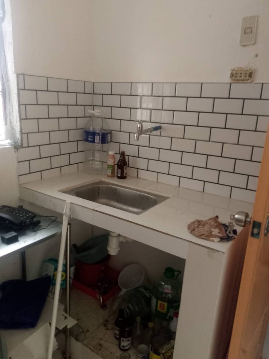 For rent studio type one ride to bgc market market and mc kinley own meter water and electricity just pm me - photo 2